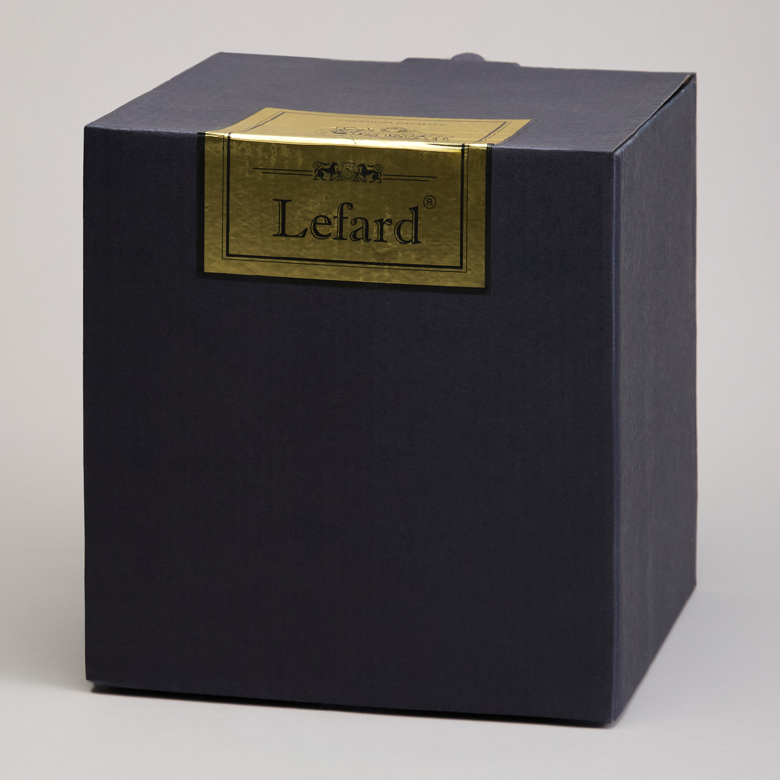 БЛЮДО С КРЫШКОЙ НА НОЖКЕ, BOHEMA, AMBER ДИАМЕТР=17 СМ ВЫСОТА=15, 5 СМ