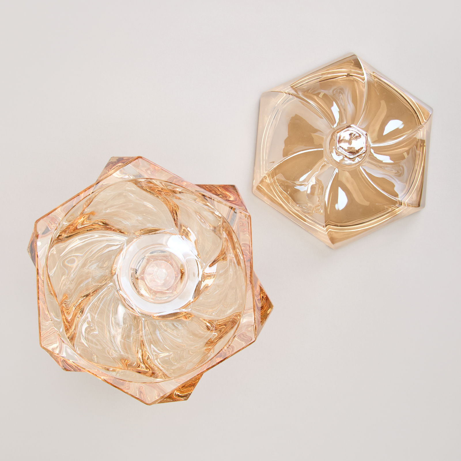 БЛЮДО С КРЫШКОЙ НА НОЖКЕ, BOHEMA, AMBER ДИАМЕТР=17 СМ ВЫСОТА=15, 5 СМ