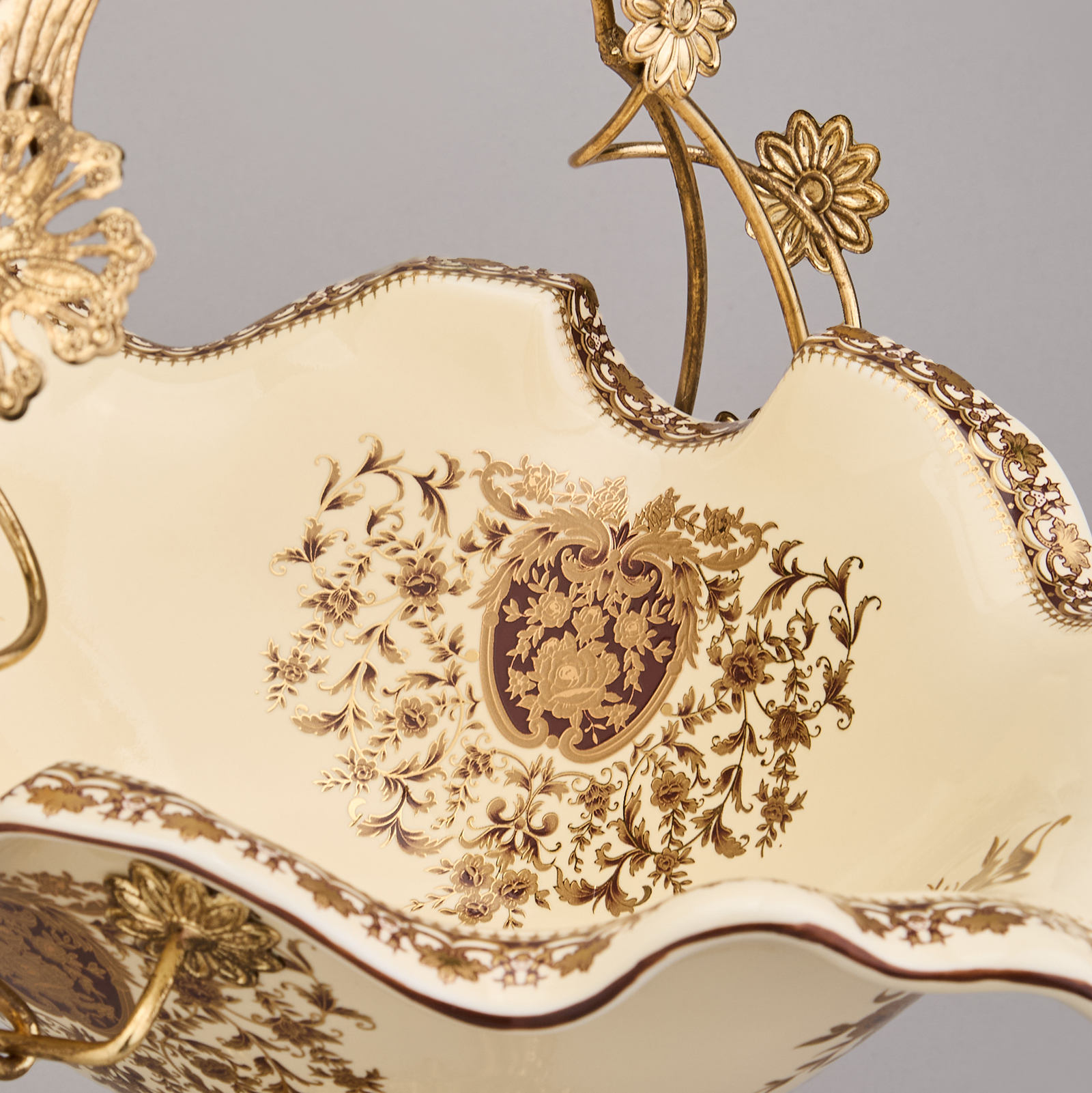 БЛЮДО НА НОЖКЕ 32*24*34 СМ