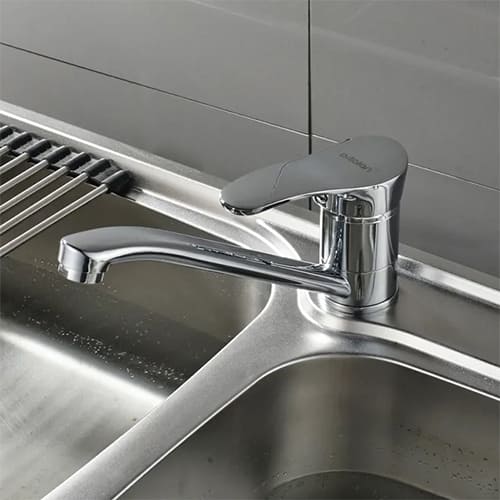 Смеситель для кухни DIKALAN D4901S излив 22см, пластм. гайка, 1/12